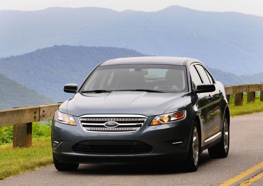  Ford Taurus 2010 года  (фото 112 из 161)